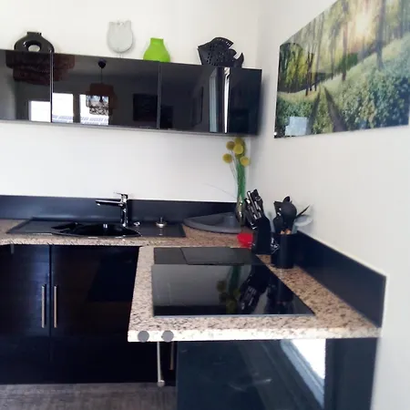 Virginie - Grosszuegige 145 Qm Mit Balkon Und Parkplatz * Augsburg